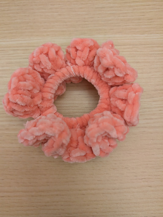 Crochet scrunchie (coral pink)